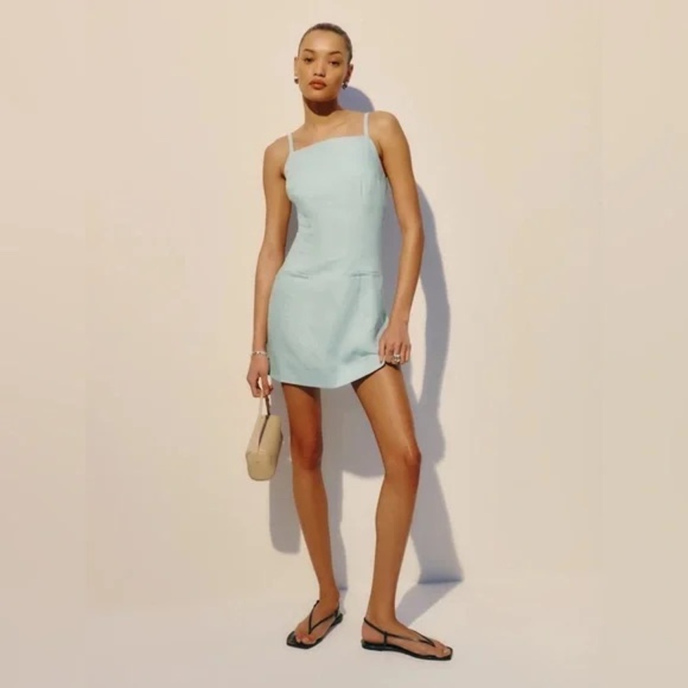 Reformation Phillipa Linen Dress in aquamarine, size 6
summer mini dress NEW!
